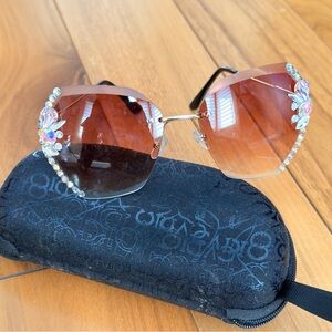 Elegant Aurora Borealis Rhinestone Oversized Sunglasses – Brown Tint – NWOT